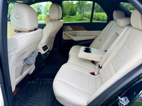 Used 2025 Mercedes-Benz GLE 350 4MATIC image 11