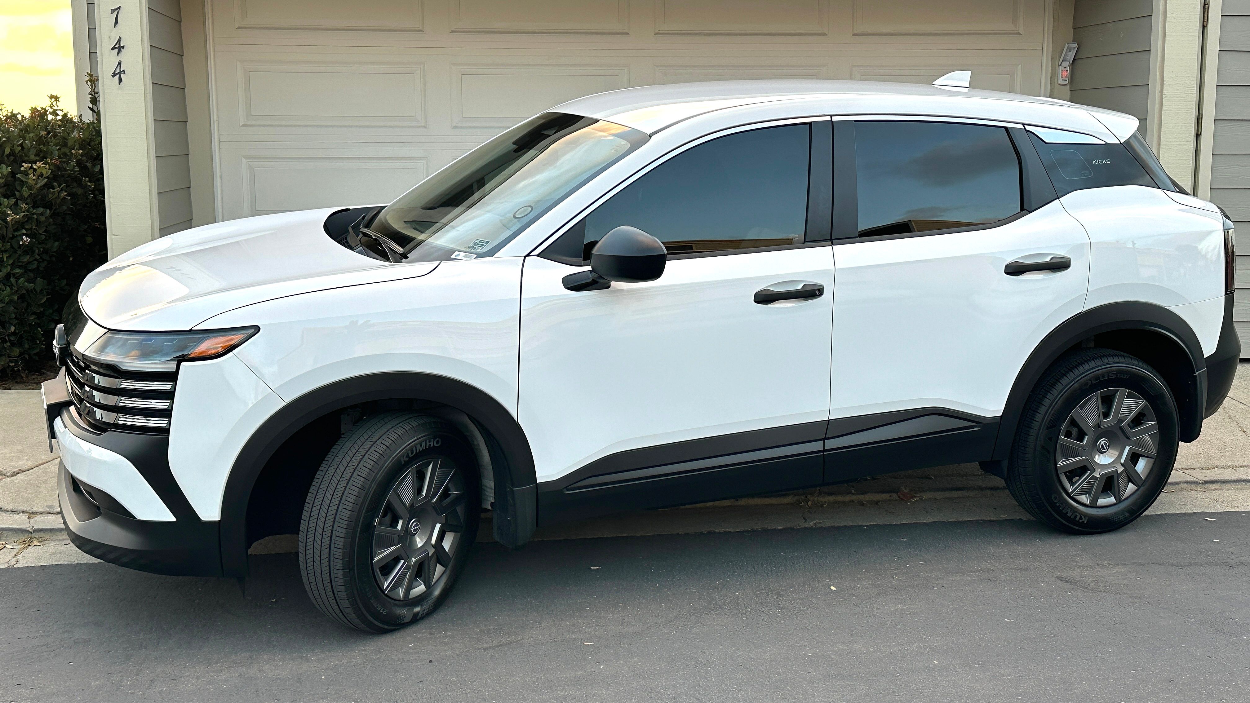 Used 2025 Nissan Kicks S FWD image 1