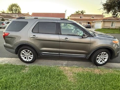 Used 2013 Ford Explorer XLT image 18