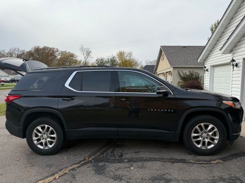 Used 2020 Chevrolet Traverse LT image 5