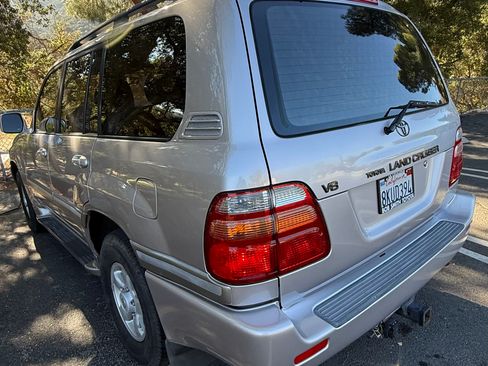 Used 2000 Toyota Land Cruiser image 10