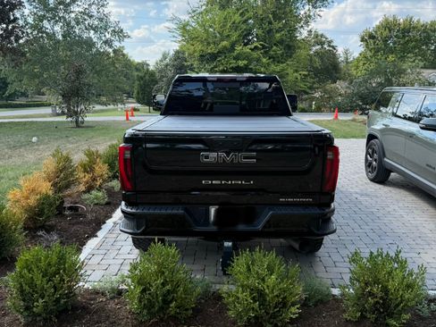 Used 2024 GMC Sierra 2500 Denali Ultimate AWD/4WD image 5