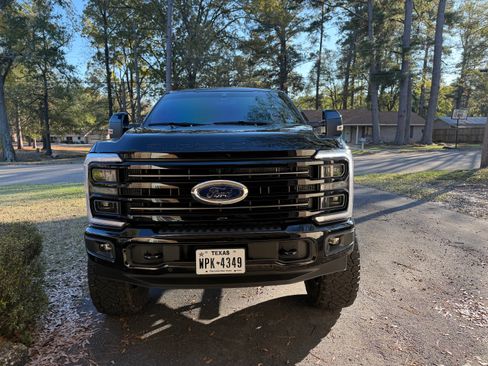 Used 2025 Ford F250 Platinum image 2