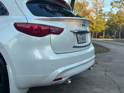 Used 2014 INFINITI QX70 AWD w/ Sport Technology Package image 16