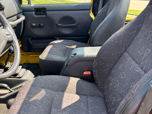 Used 2002 Jeep Wrangler Sport image 9