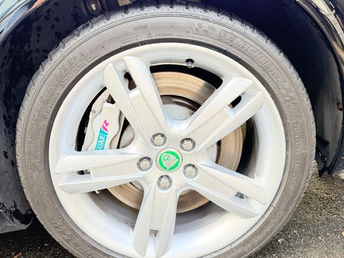 Used 2005 Jaguar S-TYPE R RWD image 10