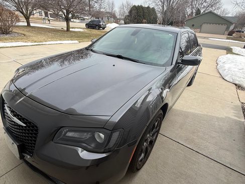 Used 2019 Chrysler 300 S image 1