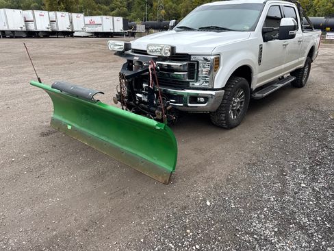 Used 2018 Ford F250 XLT w/ XLT Premium Package AWD/4WD image 1