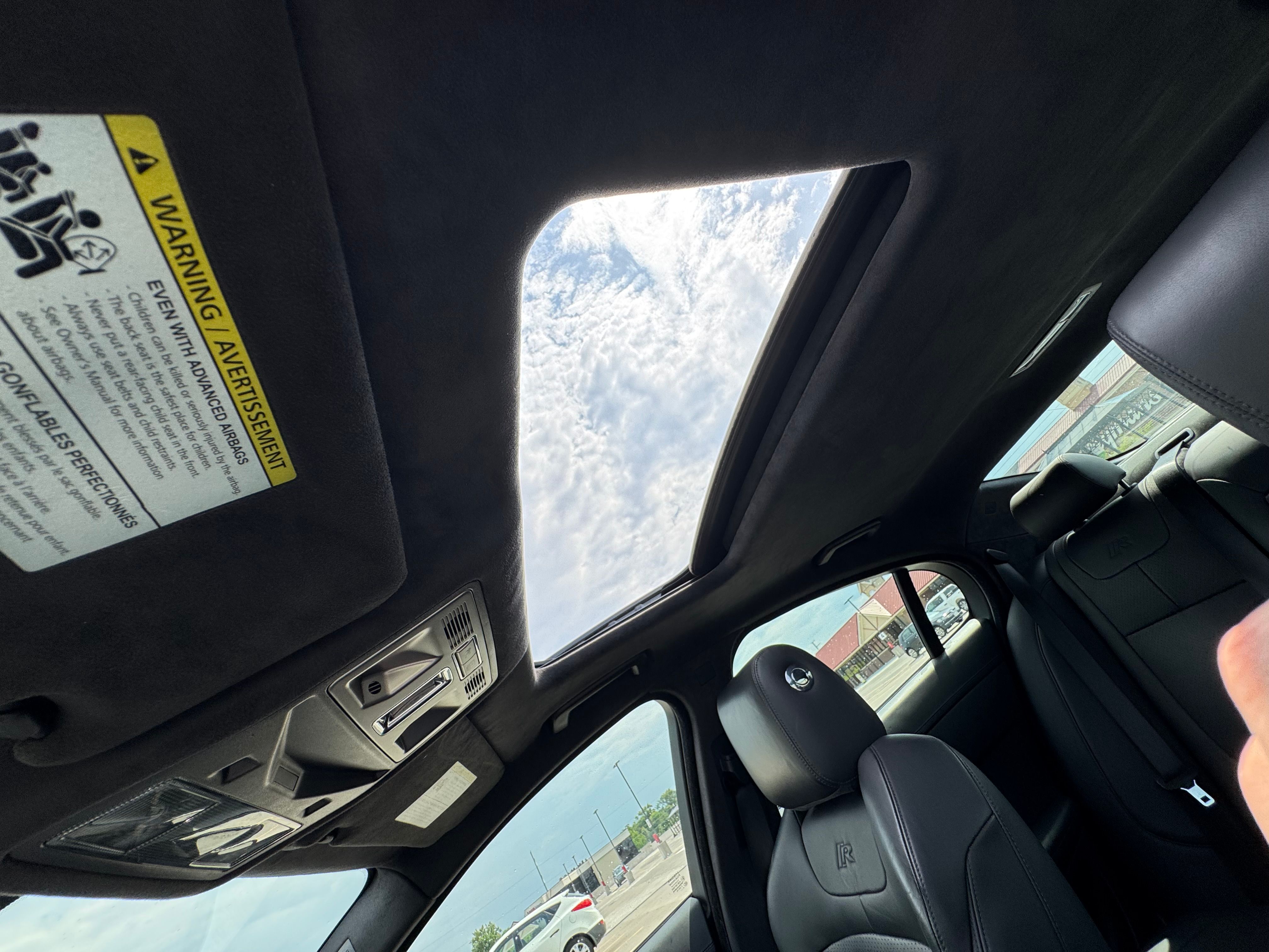 Used 2010 Jaguar XF R RWD image 31