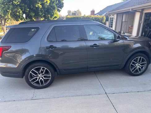 Used 2018 Ford Explorer Sport image 6