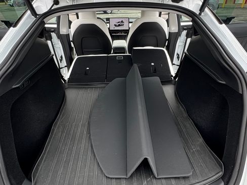 Used 2024 Tesla Model Y Long Range RWD image 15