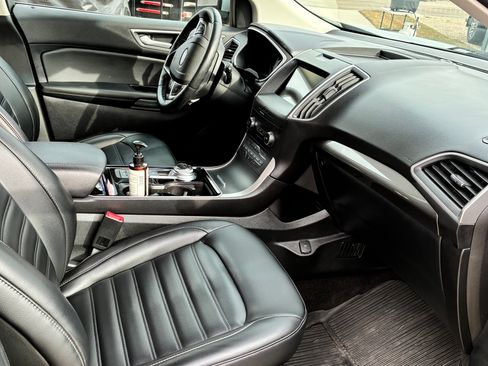 Used 2020 Ford Edge SEL w/ Cold Weather Package image 10