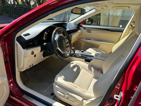 Used 2015 Lexus ES 350 w/ Premium Package FWD image 11