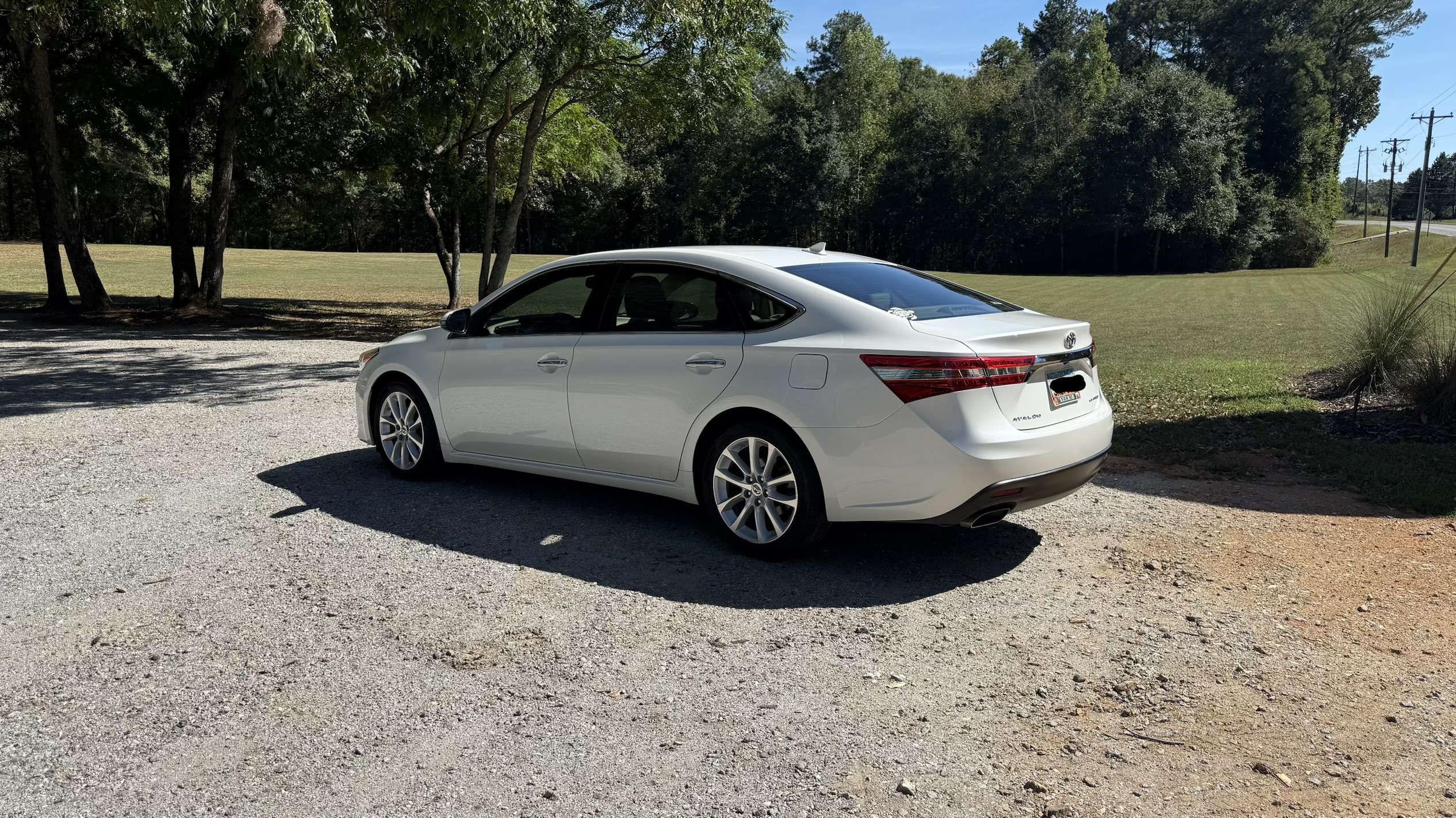 Used 2015 Toyota Avalon Limited FWD image 5
