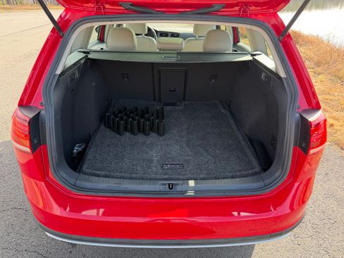 Used 2018 Volkswagen Golf Alltrack SE image 10