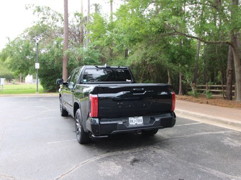 Used 2022 Toyota Tundra Platinum image 4