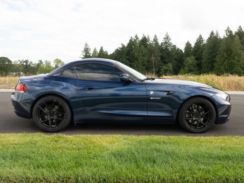 Used 2011 BMW Z4 sDrive30i RWD image 13