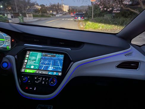 Used 2017 Chevrolet Bolt Premier w/ Driver Confidence II Package image 17