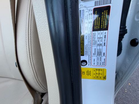 Used 2015 BMW 320i Sedan image 18