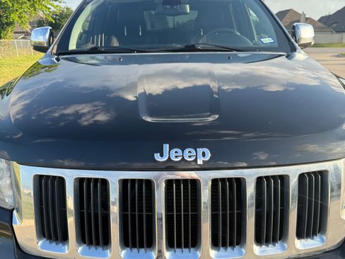 Used 2013 Jeep Grand Cherokee Limited w/ Luxury Group II image 8