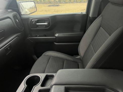 Used 2024 Chevrolet Silverado 1500 Custom image 11