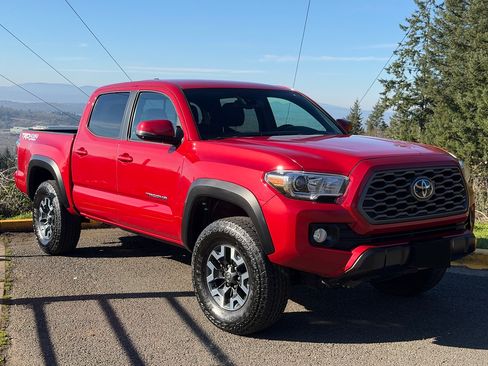 Used 2022 Toyota Tacoma TRD Off-Road w/ Technology Package image 1