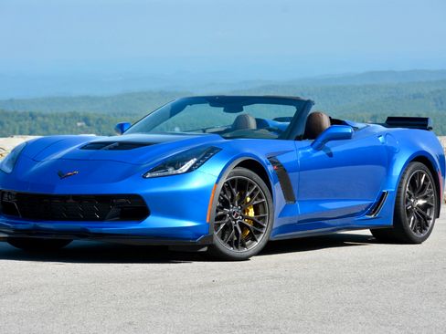 Used 2016 Chevrolet Corvette Z06 w/ 3LZ Preferred Equipment Group image 2