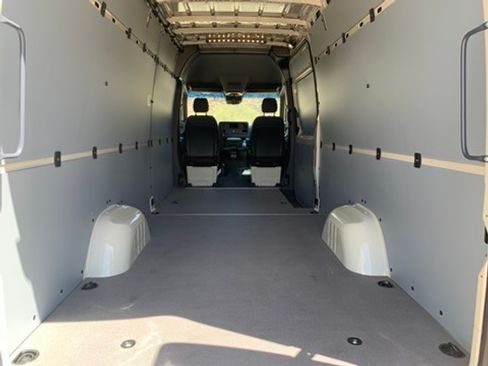 Used 2023 Mercedes-Benz Sprinter 2500 image 13