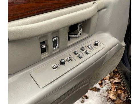 Used 1994 Cadillac De Ville Sedan image 8