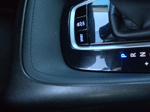 Used 2020 Toyota Corolla SE w/ SE Premium Package image 15