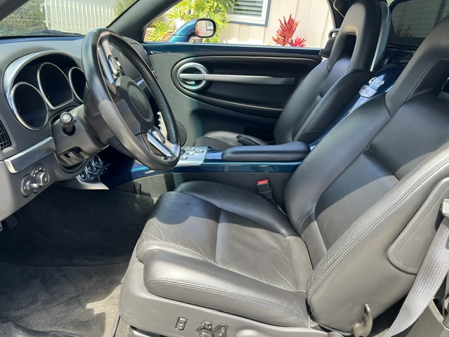 Used 2005 Chevrolet SSR w/ Preferred Equipment Group RWD image 17