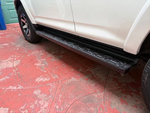 Used 2018 Toyota 4Runner TRD Off-Road AWD/4WD image 16