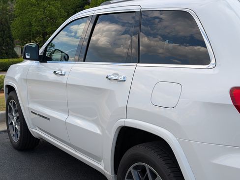 Used 2019 Jeep Grand Cherokee Overland RWD image 31