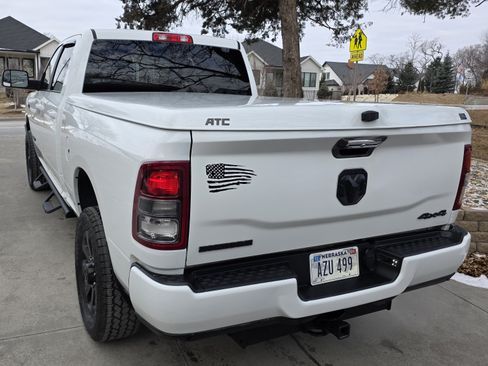 Used 2019 RAM 2500 Big Horn w/ Night Edition image 2