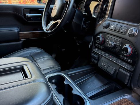 Used 2022 Chevrolet Silverado 2500 High Country w/ Z71 Off-Road Package image 8