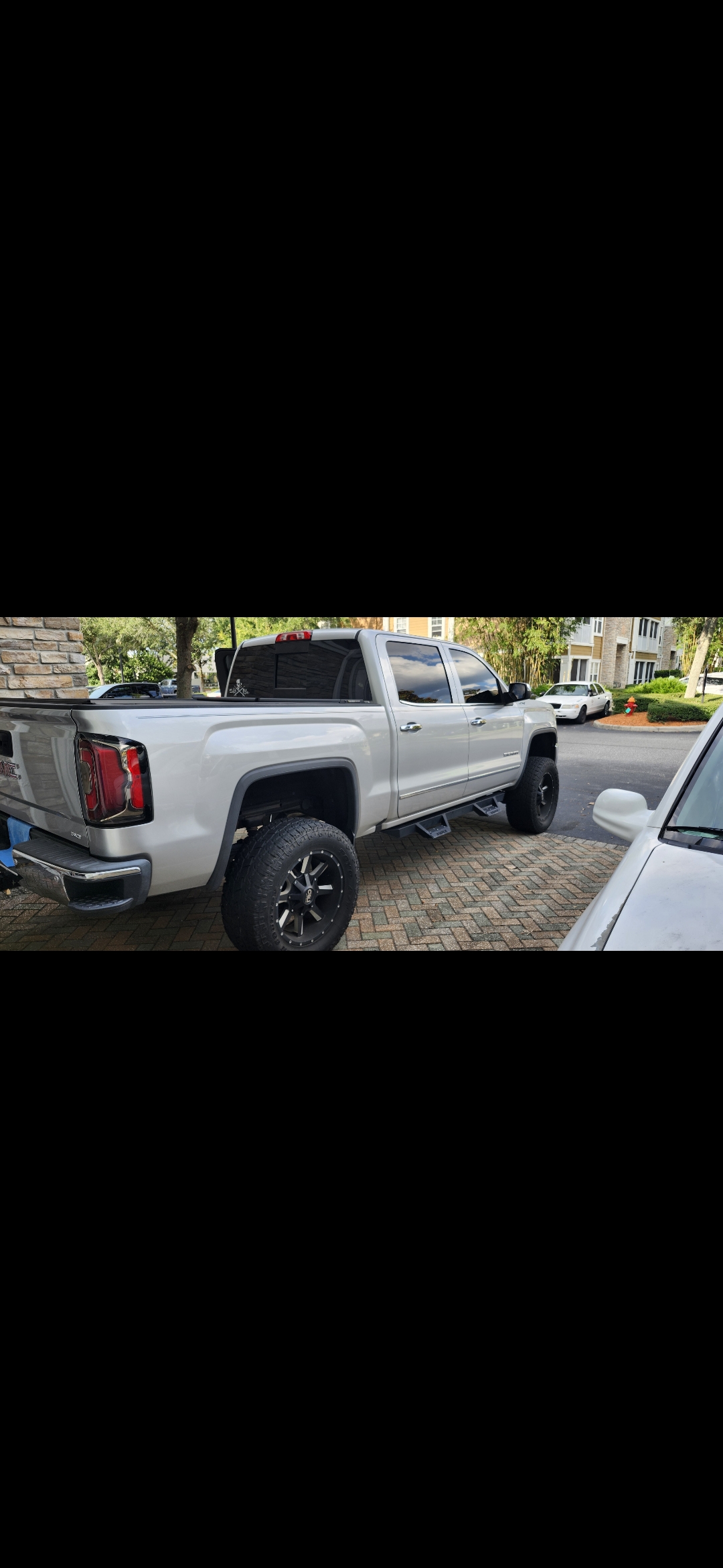 Used 2018 GMC Sierra 1500 SLT w/ SLT Premium Package AWD/4WD image 5