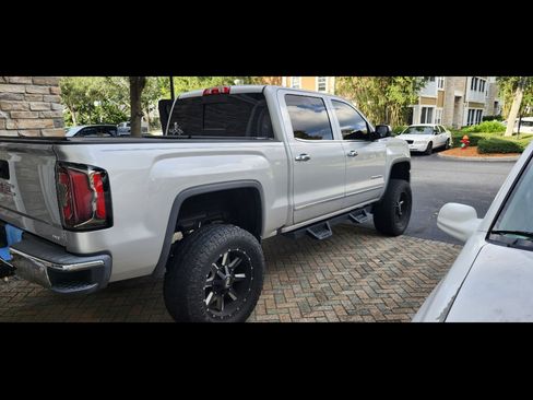 Used 2018 GMC Sierra 1500 SLT w/ SLT Premium Package AWD/4WD image 5