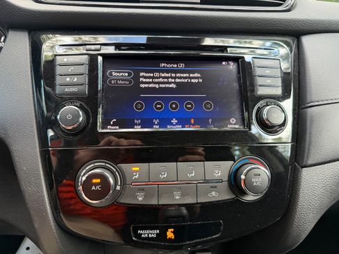 Used 2019 Nissan Rogue S AWD/4WD image 17