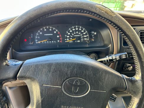 Used 1998 Toyota 4Runner SR5 AWD/4WD image 12