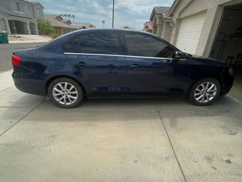 Used 2014 Volkswagen Jetta SE FWD image 2