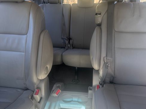 Used 2015 Toyota Sienna XLE w/ XLE Navigation Package image 12