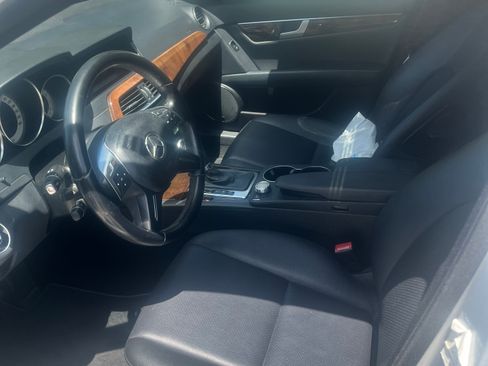 Used 2013 Mercedes-Benz C 250 Sedan image 5