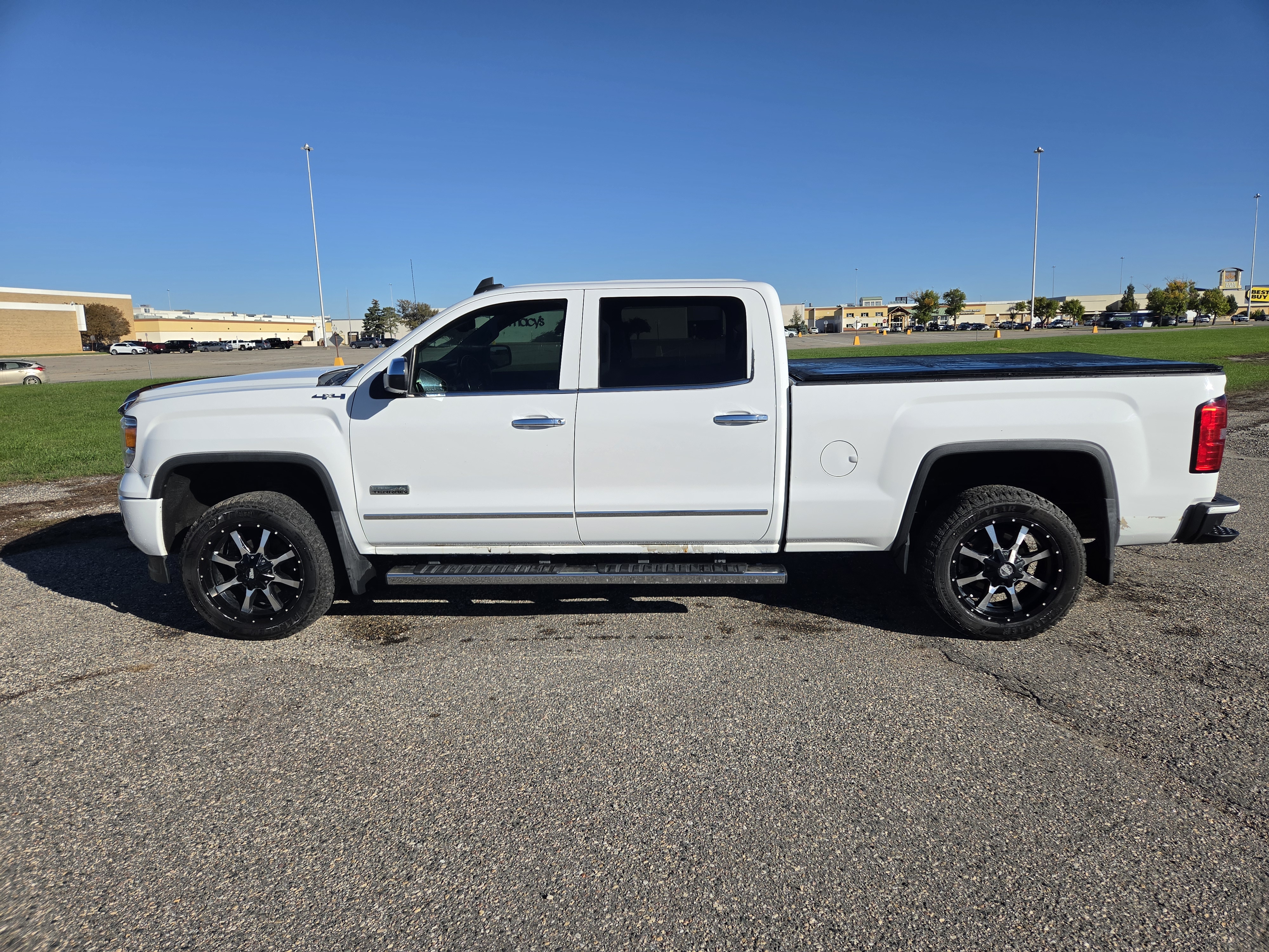 Used 2015 GMC Sierra 1500 SLT AWD/4WD image 5