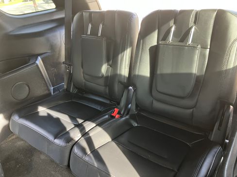 Used 2016 Ford Explorer XLT w/ Equipment Group 202A image 12