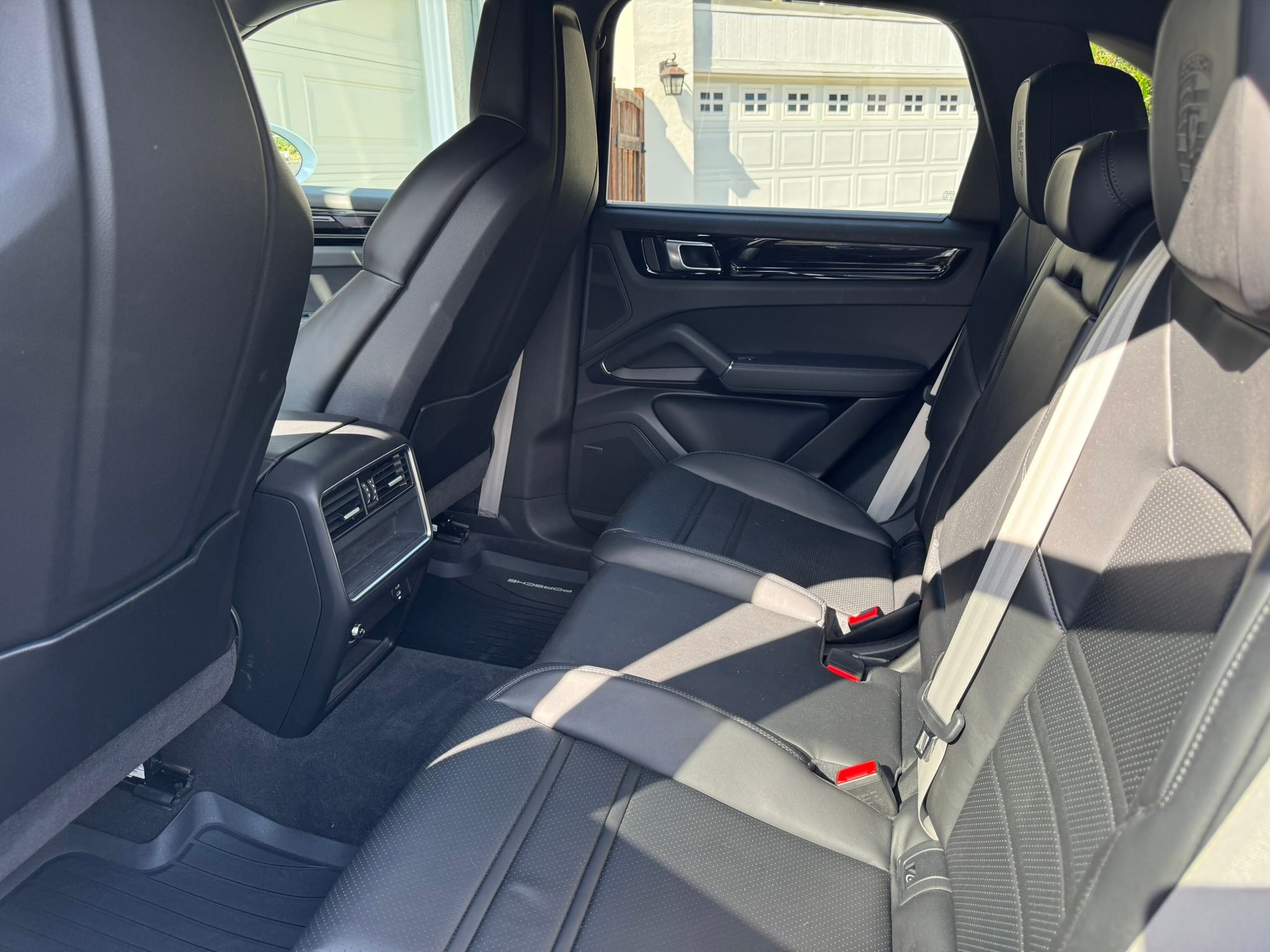 Used 2023 Porsche Cayenne Platinum Edition AWD/4WD image 12