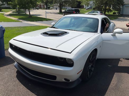 Used 2018 Dodge Challenger R/T Scat Pack RWD image 2