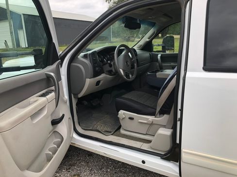 Used 2011 GMC Sierra 2500 SLE w/ SLE Preferred Package image 19