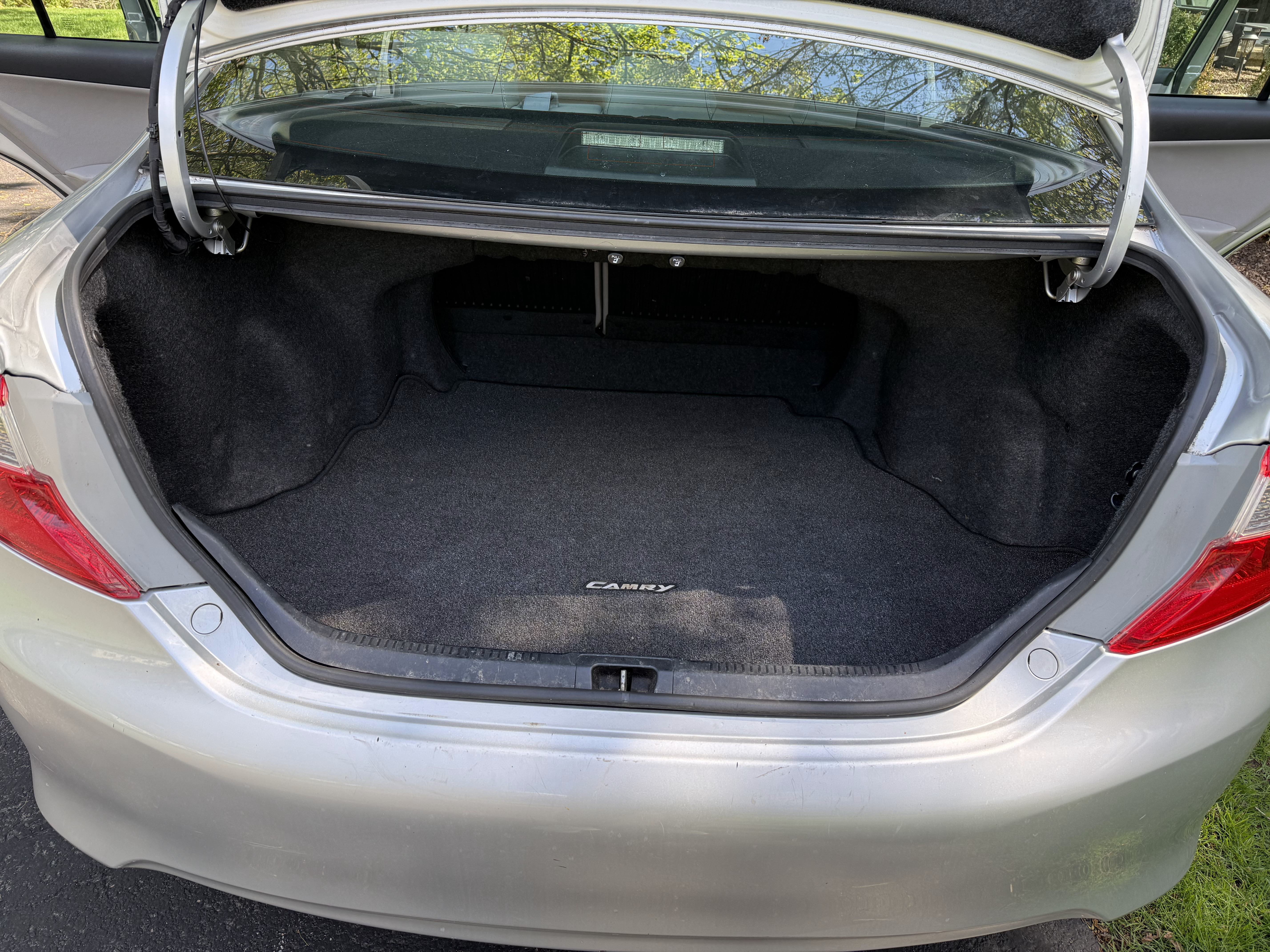 Used 2012 Toyota Camry XLE FWD image 13
