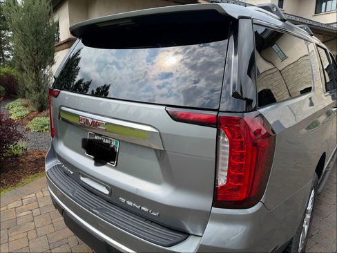 Used 2023 GMC Yukon XL Denali w/ Advanced Technology Package AWD/4WD image 8