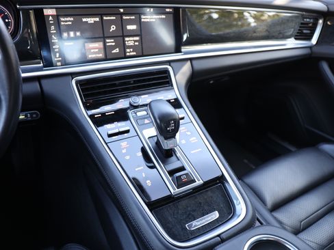 Used 2017 Porsche Panamera 4S image 18